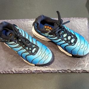 Kids Nike Air Size 4